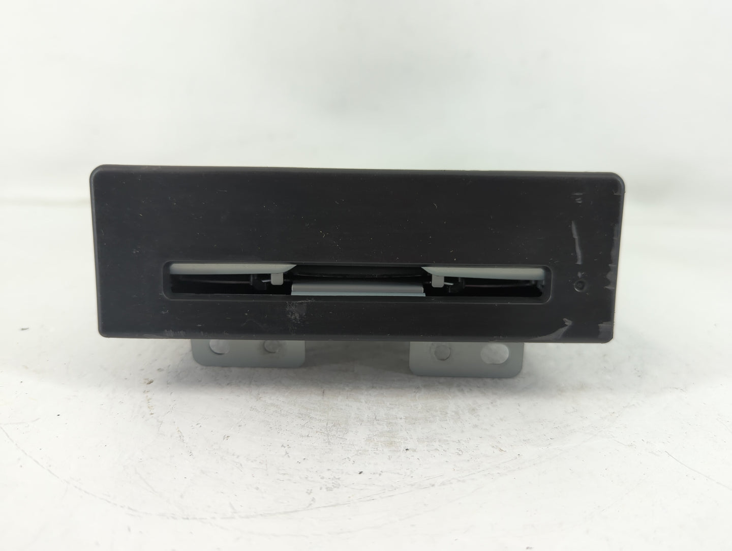2017-2018 Chevrolet Tahoe Radio AM FM Cd Player Receiver Replacement P/N:84016434 Fits Fits 2017 2018 2019 OEM Used Auto Par