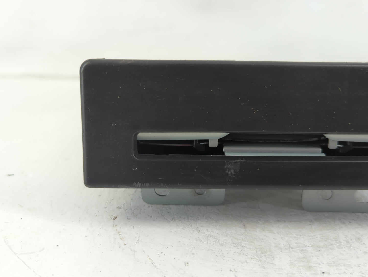 2017-2018 Chevrolet Tahoe Radio AM FM Cd Player Receiver Replacement P/N:84016434 Fits Fits 2017 2018 2019 OEM Used Auto Par