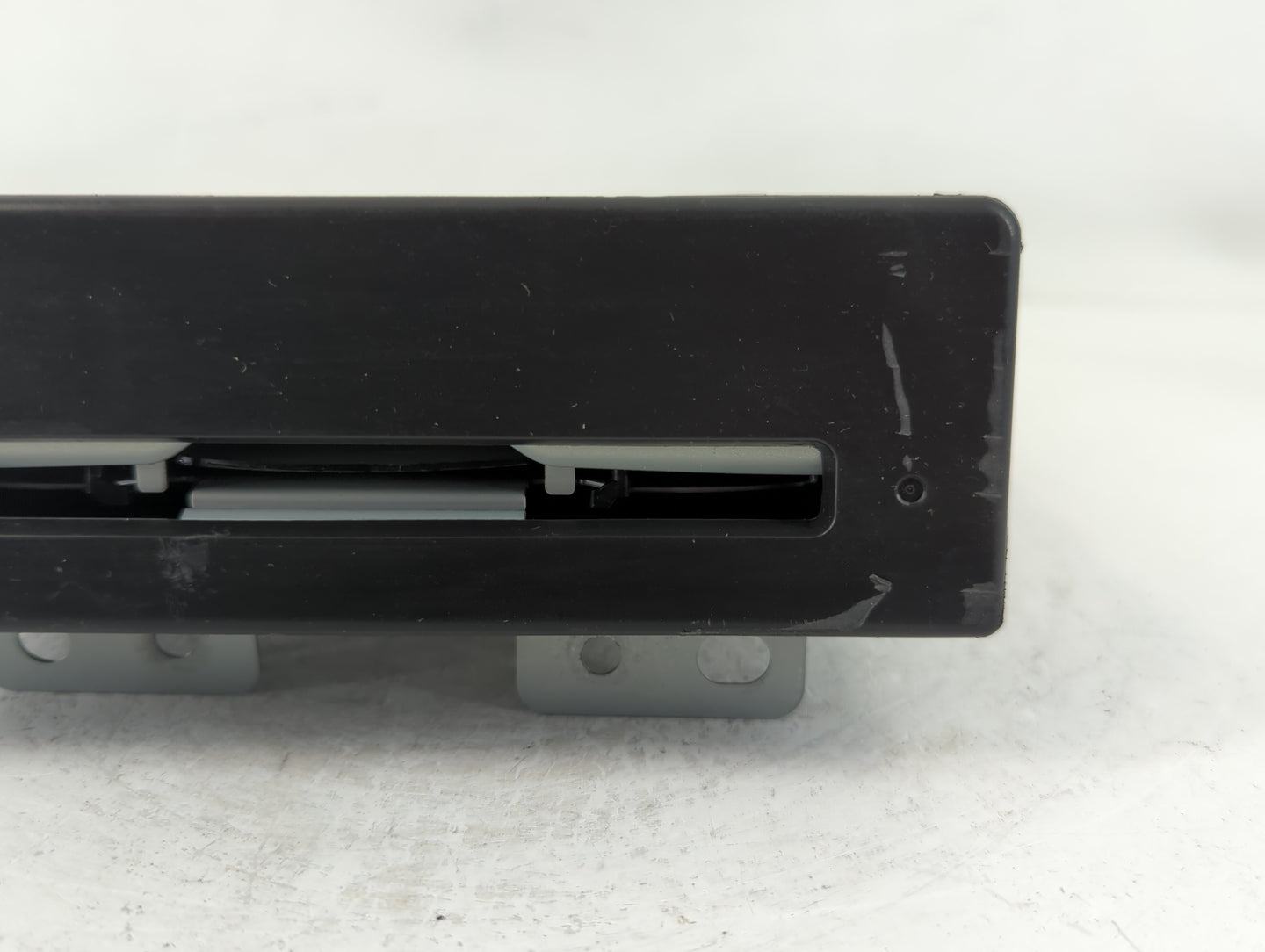 2017-2018 Chevrolet Tahoe Radio AM FM Cd Player Receiver Replacement P/N:84016434 Fits Fits 2017 2018 2019 OEM Used Auto Par
