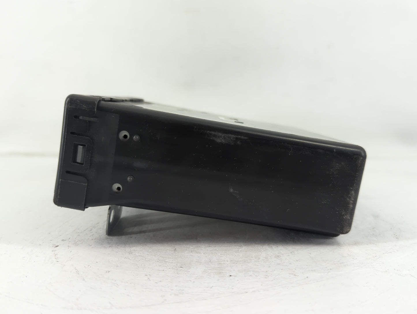 2017-2018 Chevrolet Tahoe Radio AM FM Cd Player Receiver Replacement P/N:84016434 Fits Fits 2017 2018 2019 OEM Used Auto Par