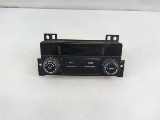 2018 Chevrolet Traverse Climate Control Module Temperature AC/Heater Replacement P/N:23507152 Fits OEM Used Auto Parts - Oem