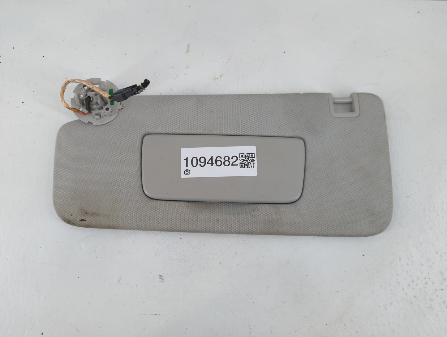 2018-2022 Chevrolet Traverse Sun Visor Shade Replacement Driver Left Mirror Fits Fits 2018 2019 2020 2021 2022 OEM Used Auto