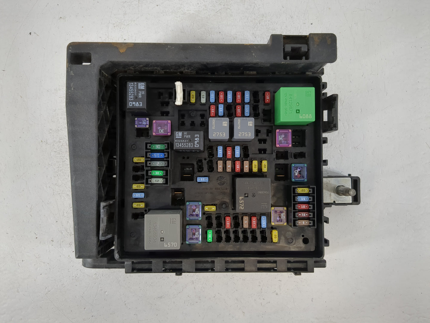 2018-2019 Chevrolet Traverse Fusebox Fuse Box Panel Relay Module P/N:84292758 Fits Fits 2018 2019 OEM Used Auto Parts - Oemu