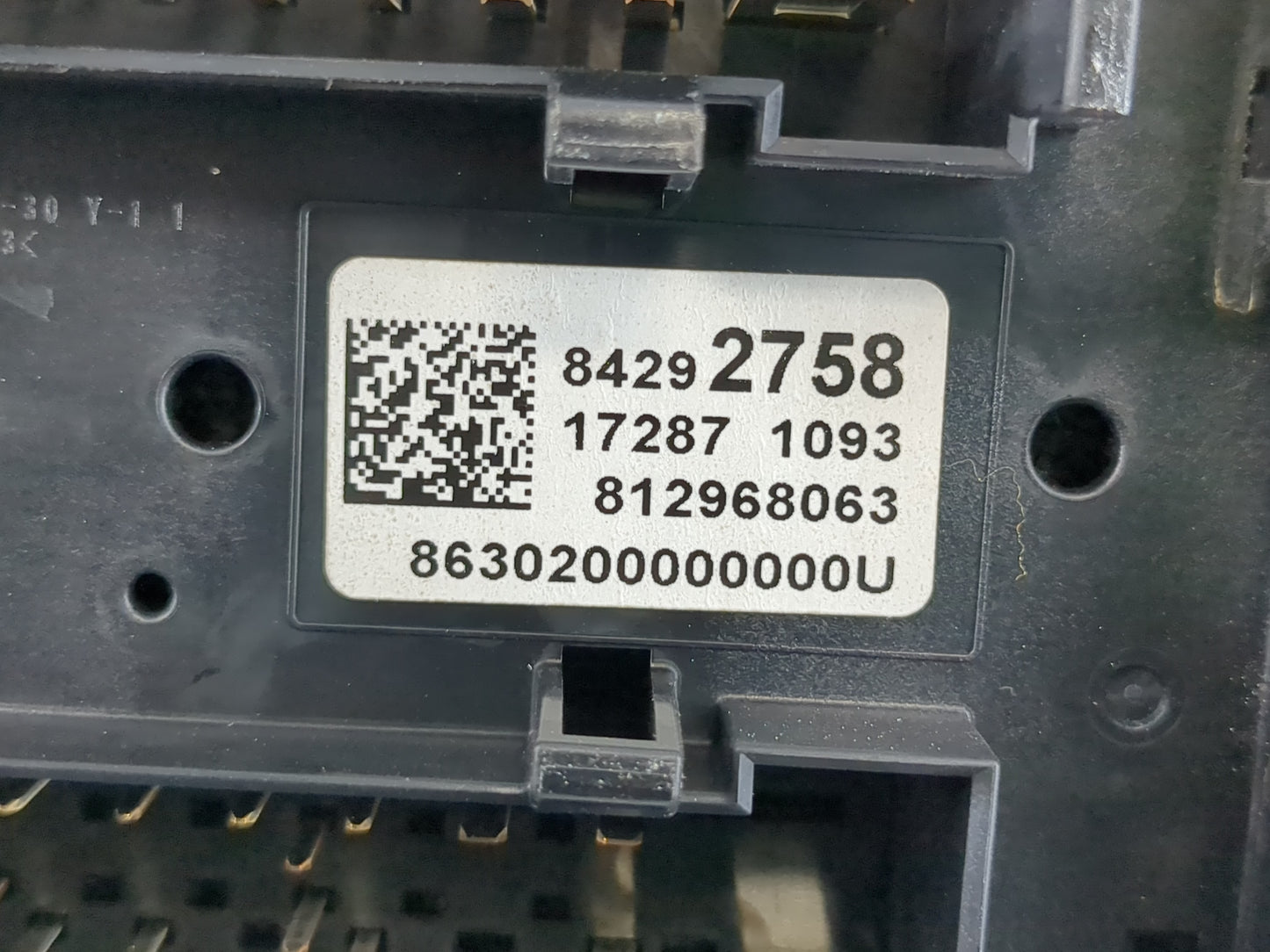 2018-2019 Chevrolet Traverse Fusebox Fuse Box Panel Relay Module P/N:84292758 Fits Fits 2018 2019 OEM Used Auto Parts - Oemu