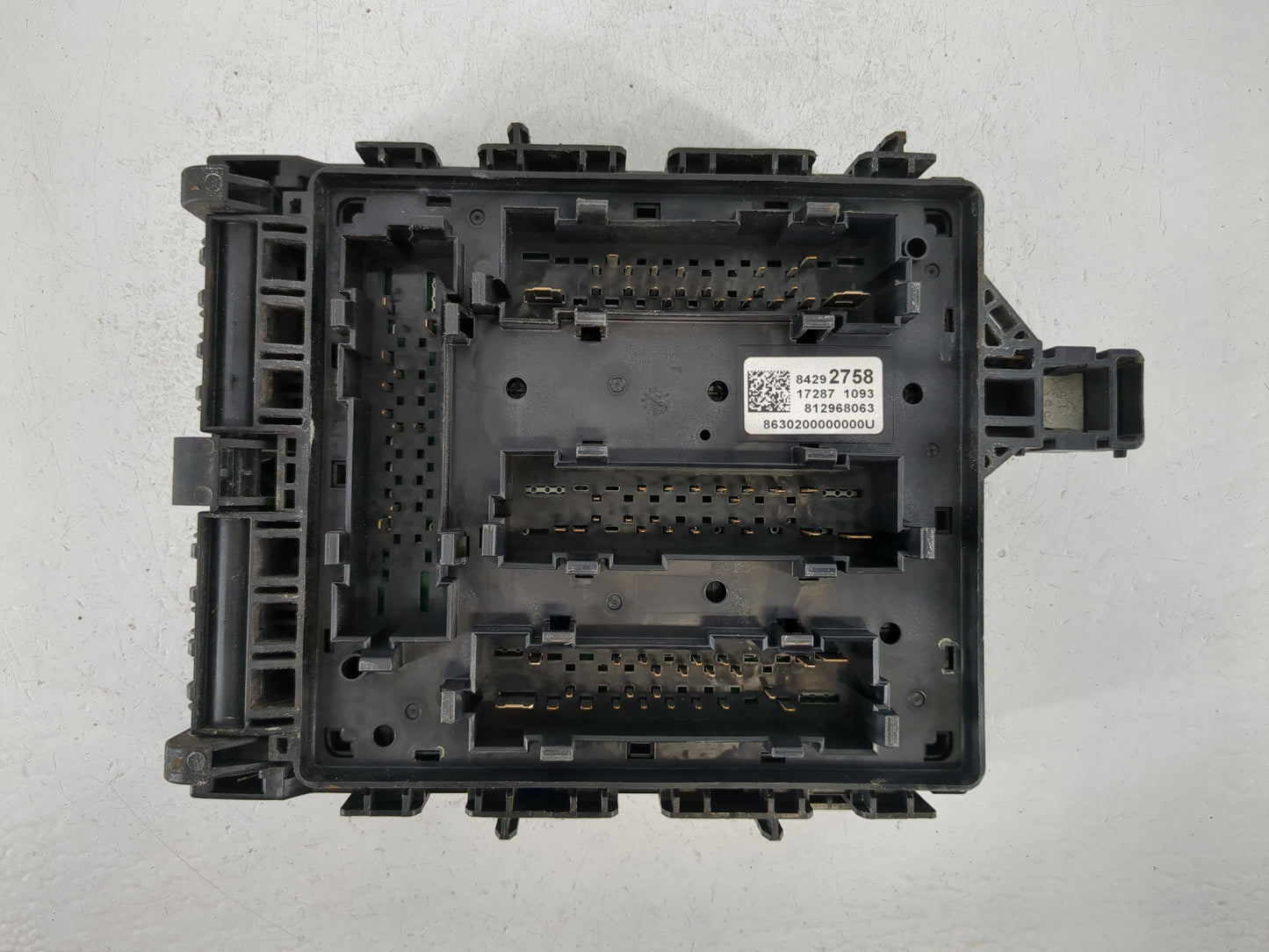 2018-2019 Chevrolet Traverse Fusebox Fuse Box Panel Relay Module P/N:84292758 Fits Fits 2018 2019 OEM Used Auto Parts - Oemu