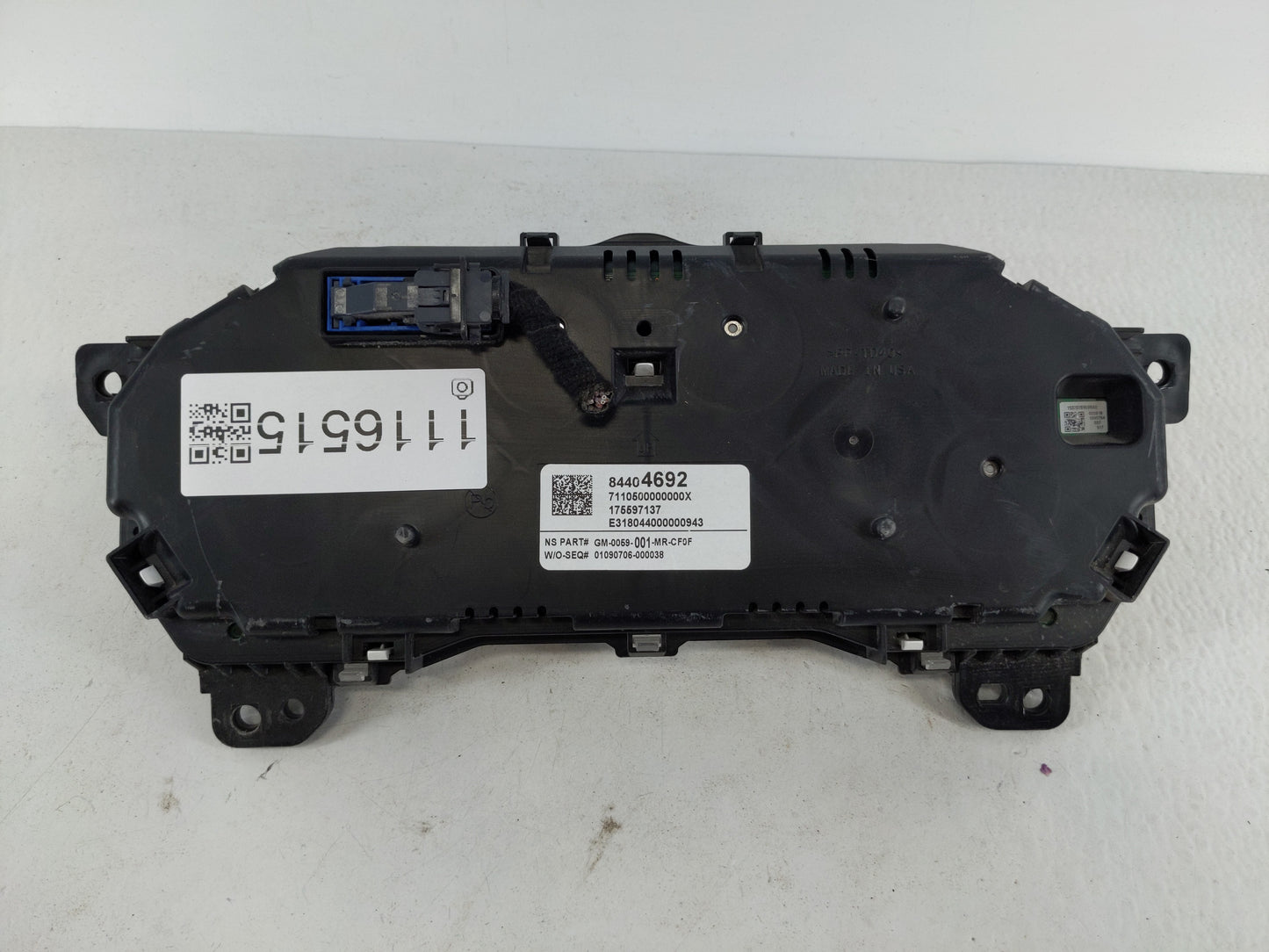 2018 Chevrolet Traverse Instrument Cluster Speedometer Gauges P/N:84404692 Fits OEM Used Auto Parts - Oemusedautoparts1.com