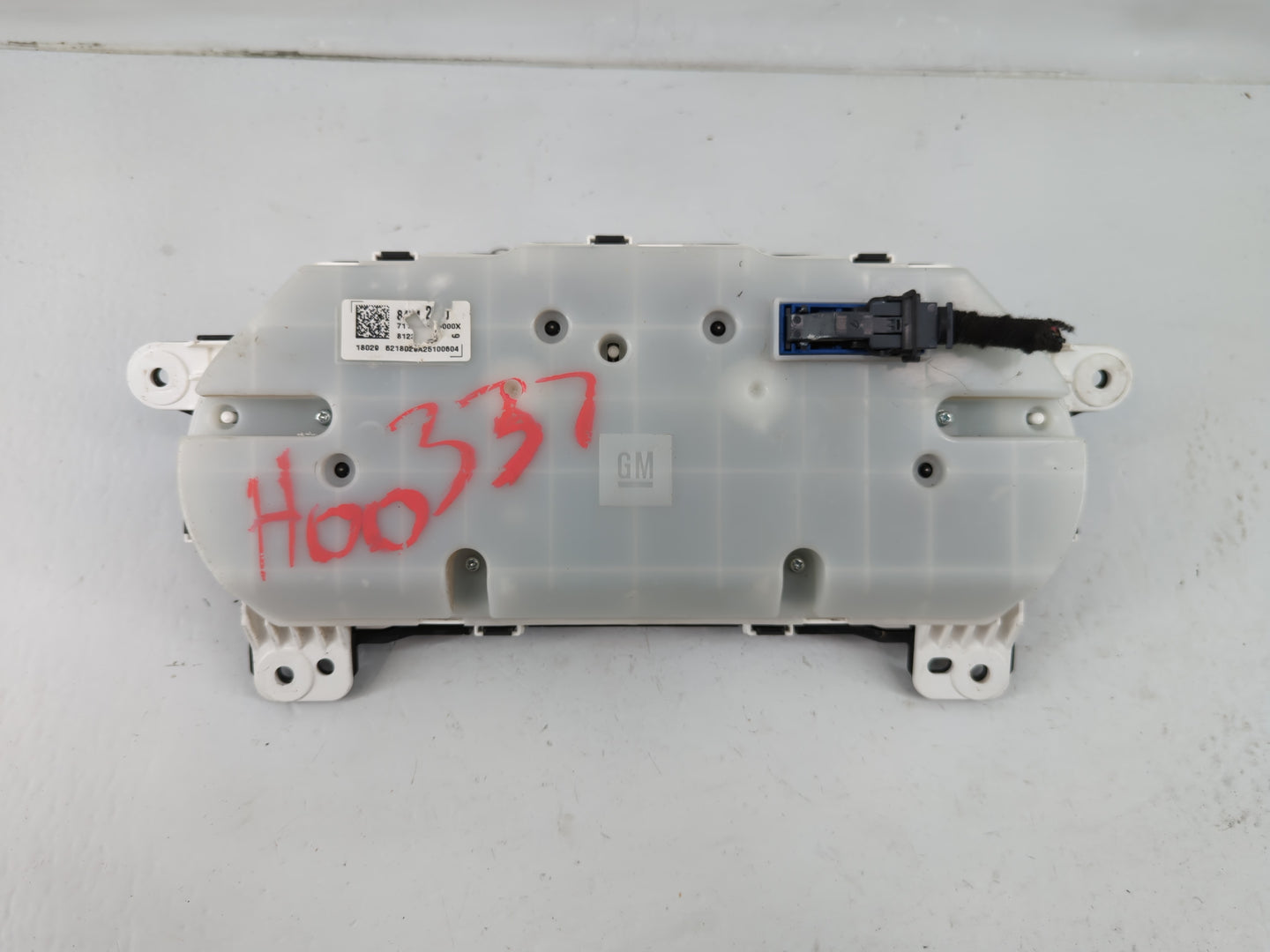 2018 Chevrolet Traverse Instrument Cluster Speedometer Gauges P/N:84399459 Fits OEM Used Auto Parts - Oemusedautoparts1.com