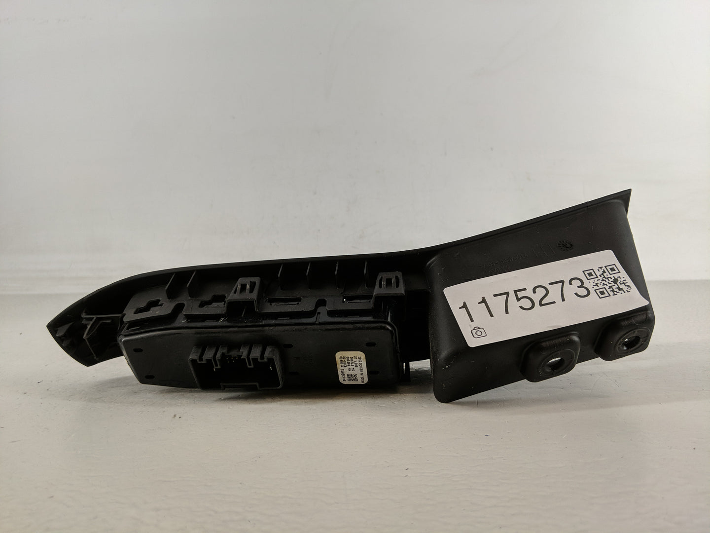 2018 Chevrolet Traverse Master Power Window Switch Replacement Driver Side Left P/N:D1A062A 84139693 Fits Fits 2017 2019 202