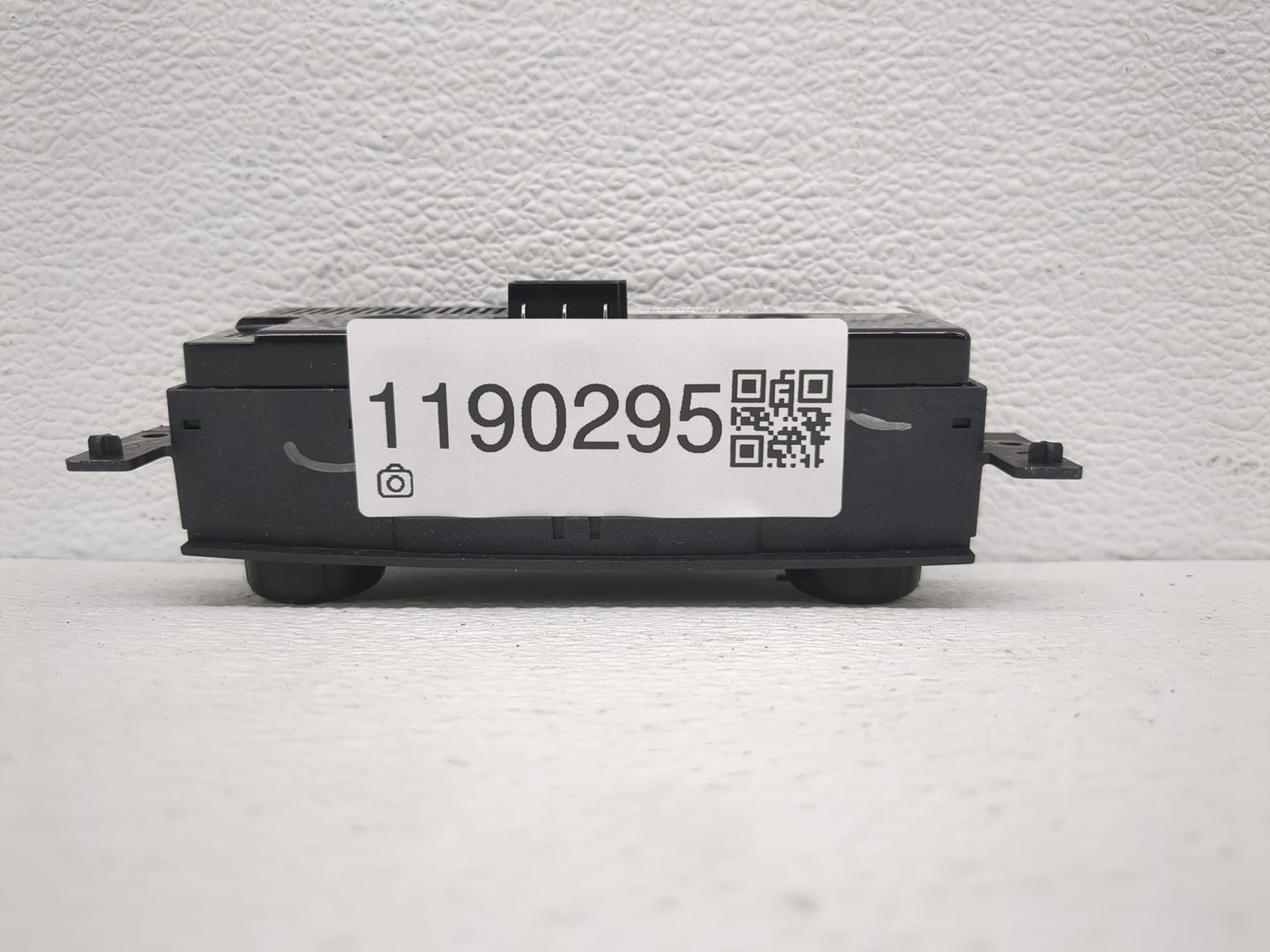 2018-2022 Chevrolet Traverse Climate Control Module Temperature AC/Heater Replacement P/N:84344402 Fits OEM Used Auto Parts 