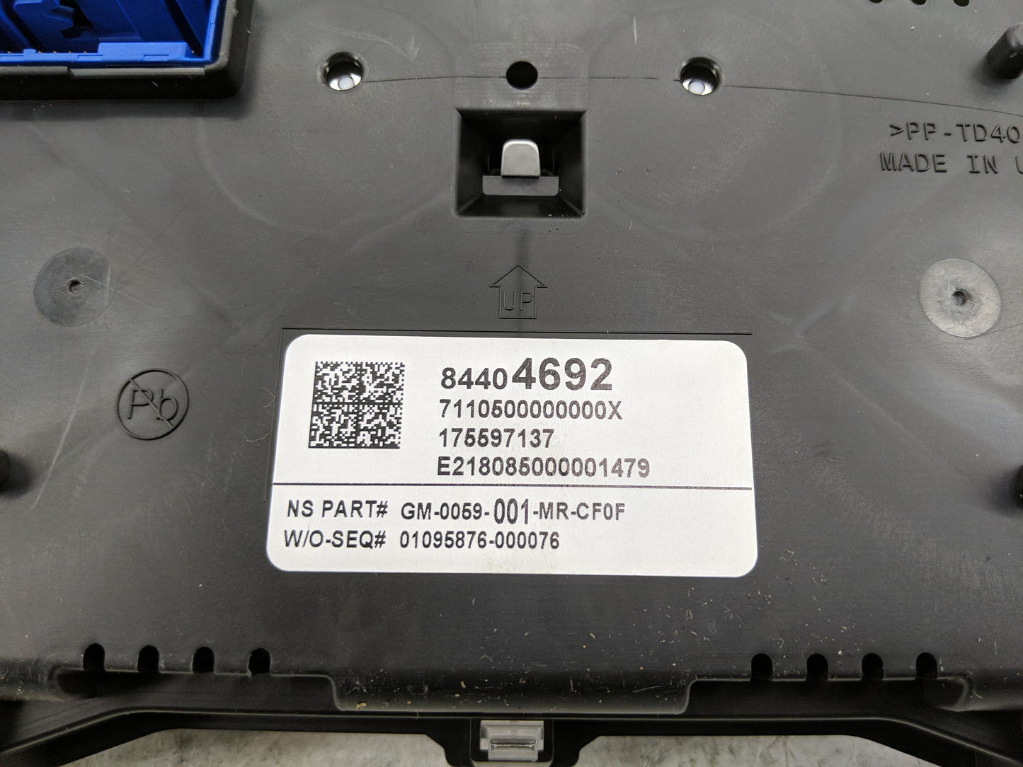 2018 Chevrolet Traverse Instrument Cluster Speedometer Gauges P/N:84404692 Fits OEM Used Auto Parts - Oemusedautoparts1.com