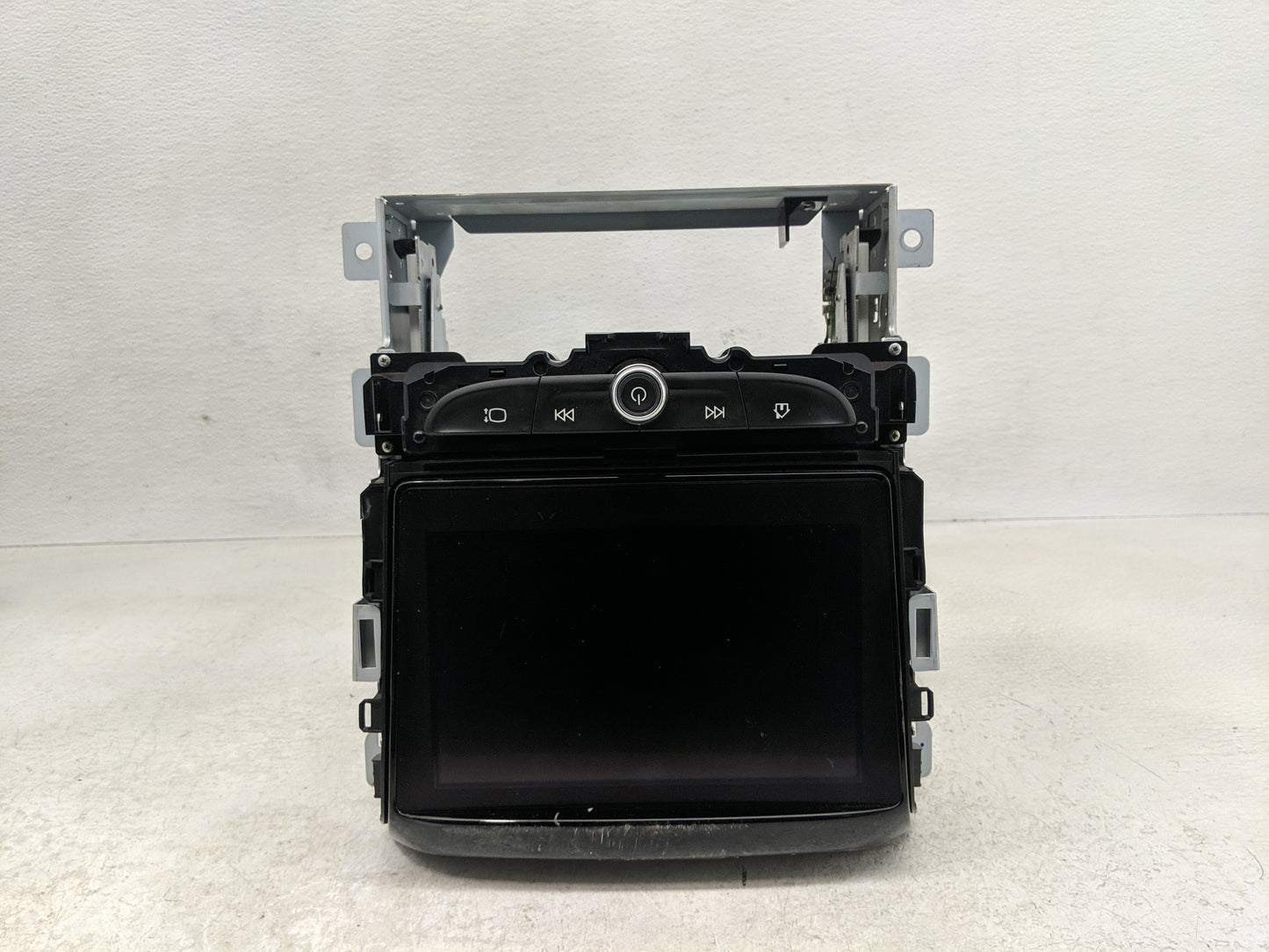 2018 Chevrolet Traverse Radio AM FM Cd Player Receiver Replacement Fits OEM Used Auto Parts - Oemusedautoparts1.com