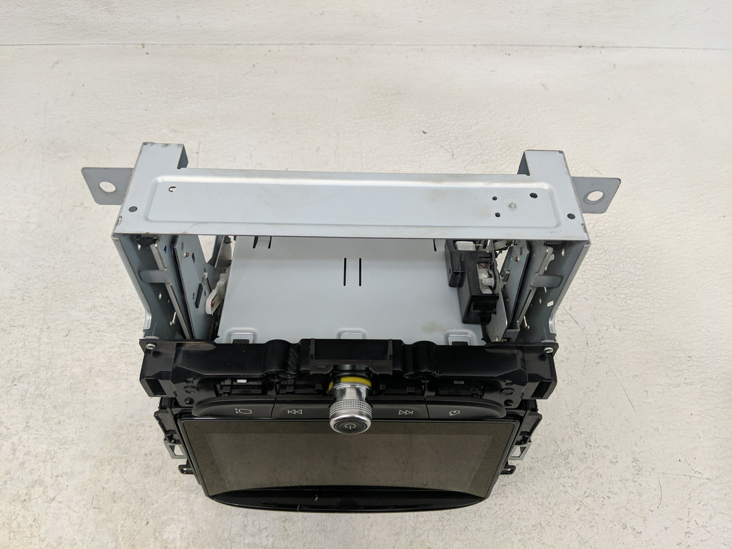 2018 Chevrolet Traverse Radio AM FM Cd Player Receiver Replacement Fits OEM Used Auto Parts - Oemusedautoparts1.com