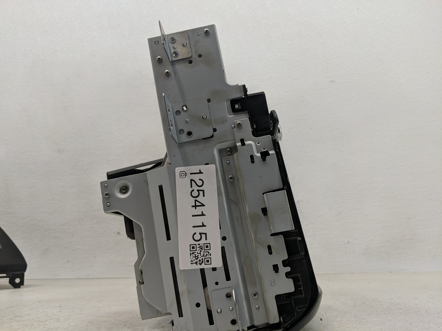 2018 Chevrolet Traverse Radio AM FM Cd Player Receiver Replacement Fits OEM Used Auto Parts - Oemusedautoparts1.com