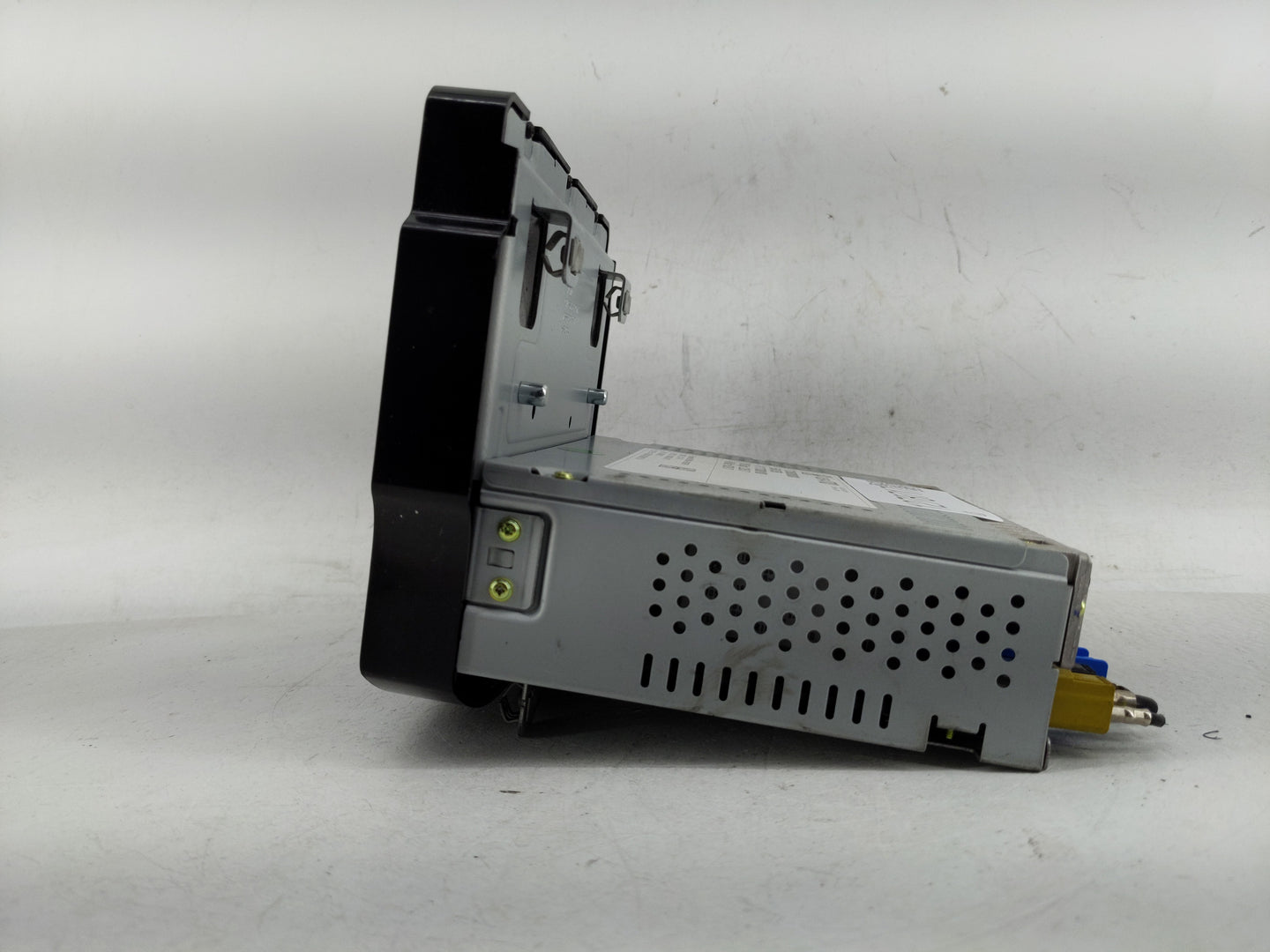 2018-2021 Chevrolet Traverse Radio AM FM Cd Player Receiver Replacement P/N:42554703 Fits Fits 2018 2019 2020 2021 OEM Used 
