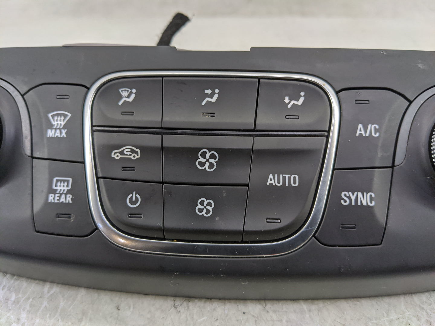 2018-2022 Chevrolet Traverse Climate Control Module Temperature AC/Heater Replacement P/N:84344401 Fits OEM Used Auto Parts 