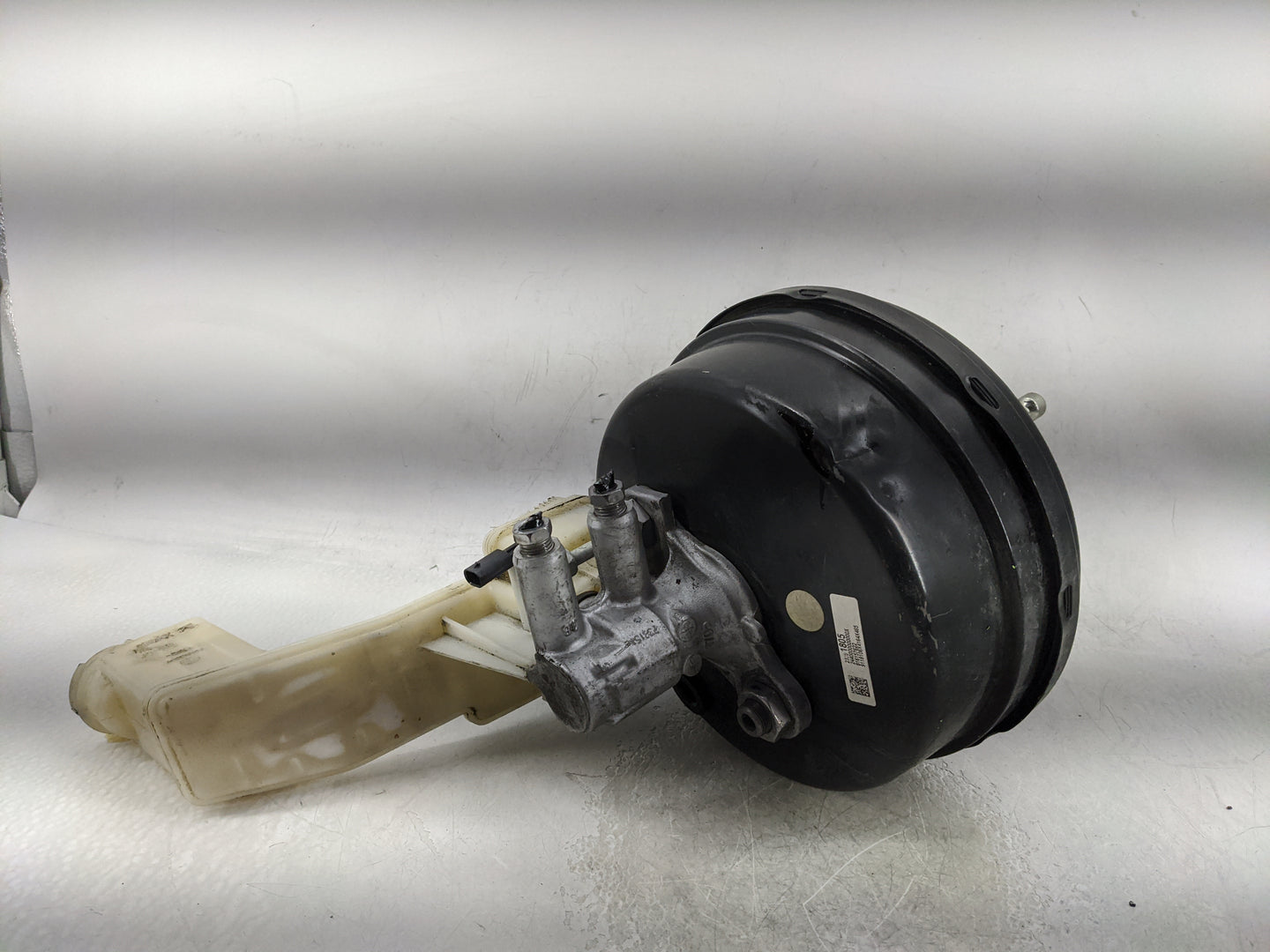 2018-2022 Chevrolet Traverse Power Brake Booster Oem 1376611 - Oemusedautoparts1.com