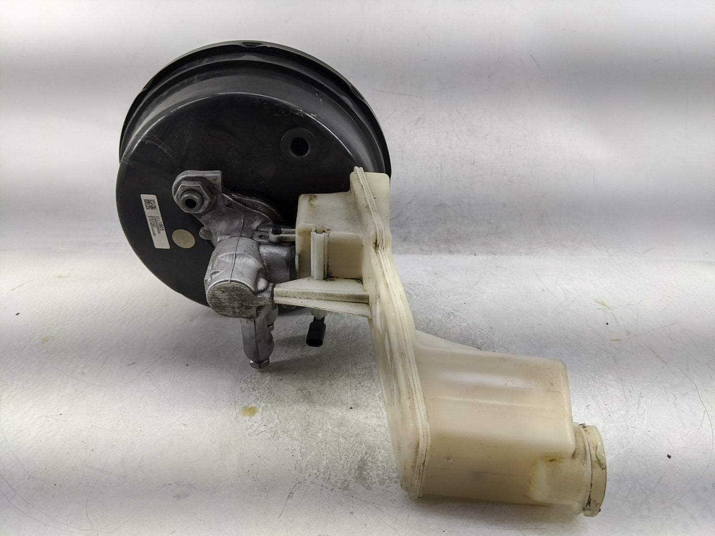 2018-2022 Chevrolet Traverse Power Brake Booster Oem 1376611 - Oemusedautoparts1.com
