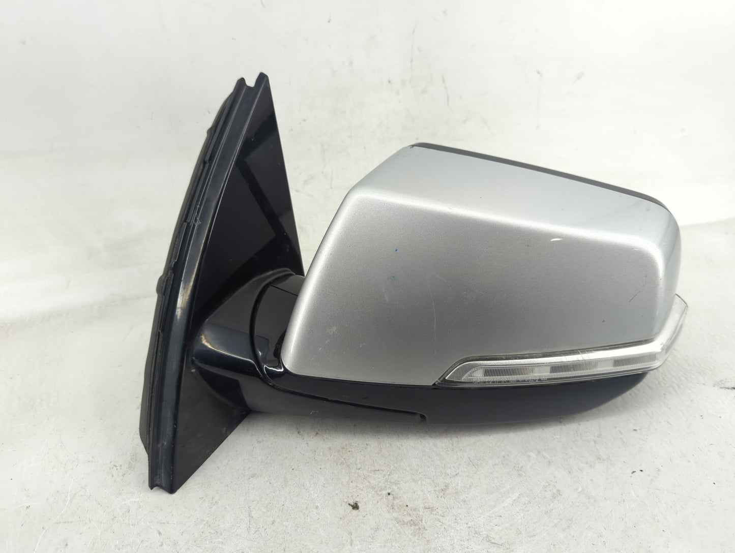 2018-2022 Chevrolet Traverse Driver Side View Mirror - Left Door Mirror OEM Used - Oemusedautoparts1.com