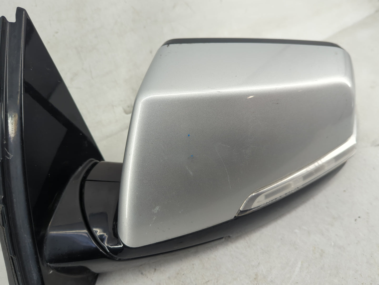 2018-2022 Chevrolet Traverse Driver Side View Mirror - Left Door Mirror OEM Used - Oemusedautoparts1.com