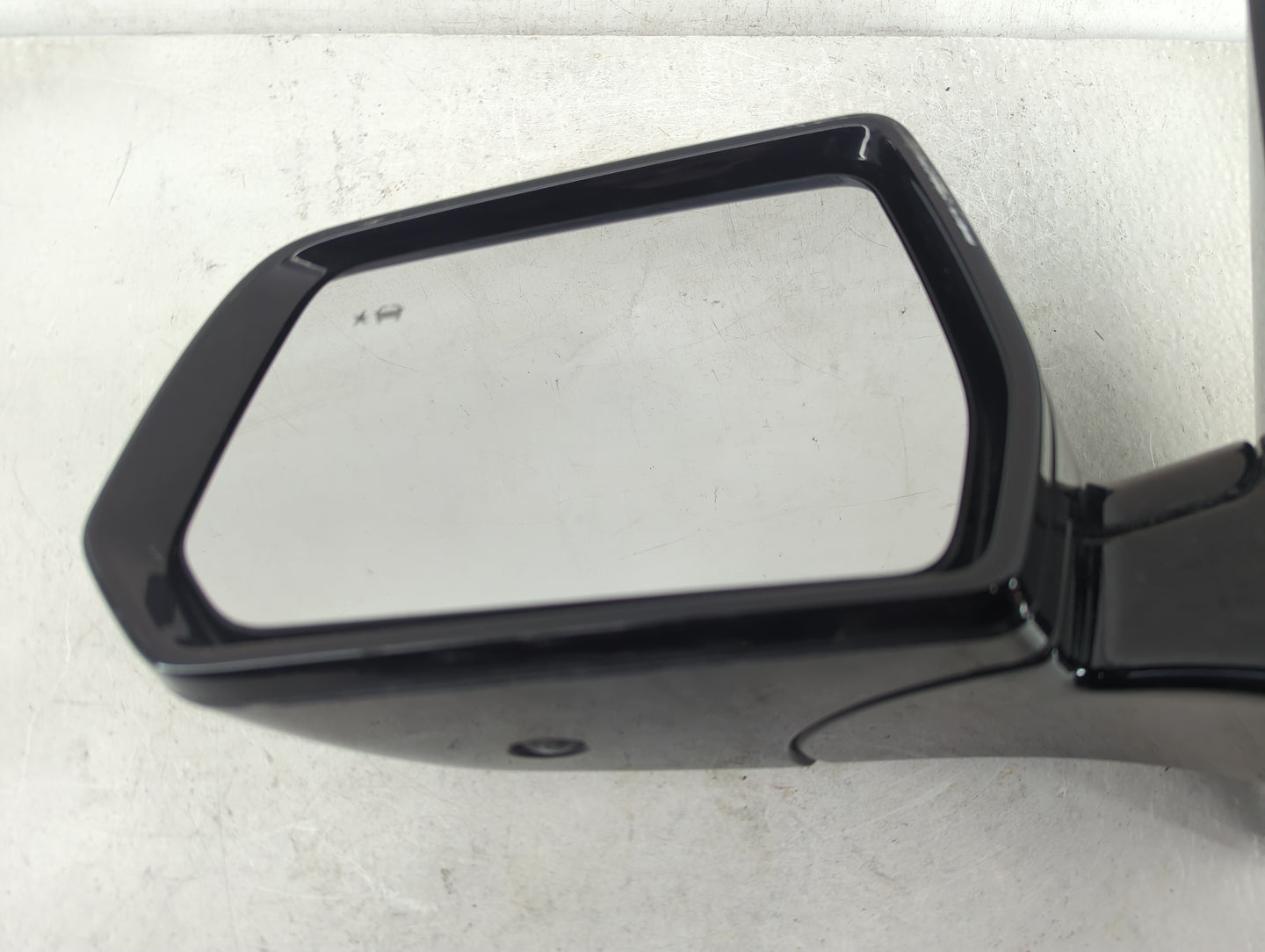 2018-2022 Chevrolet Traverse Driver Side View Mirror - Left Door Mirror OEM Used - Oemusedautoparts1.com
