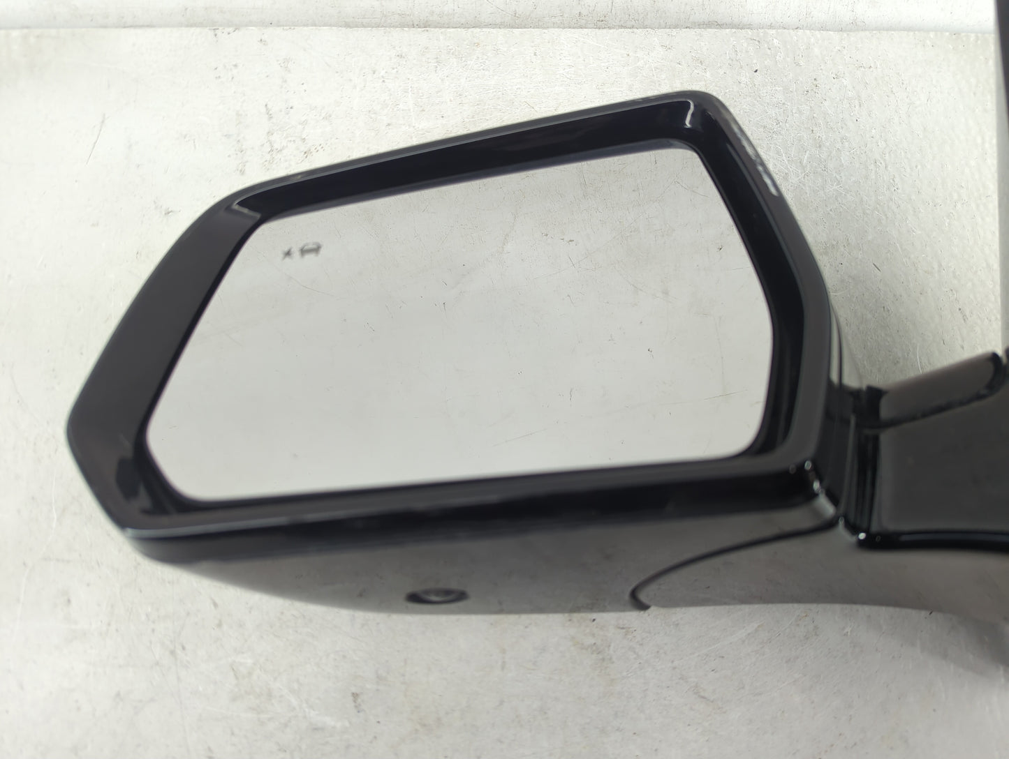 2018-2022 Chevrolet Traverse Driver Side View Mirror - Left Door Mirror OEM Used - Oemusedautoparts1.com