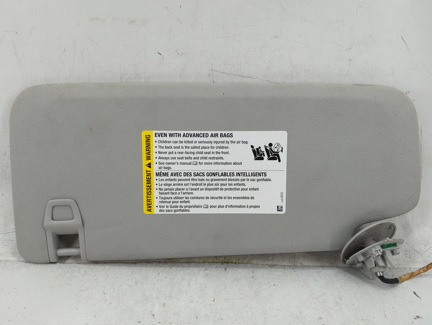2018-2022 Chevrolet Traverse Sun Visor Shade Replacement Passenger Right Mirror Fits Fits 2018 2019 2020 2021 2022 OEM Used 