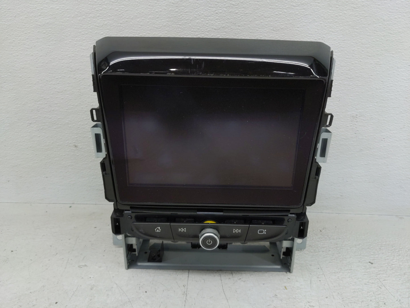 2018-2021 Chevrolet Traverse Radio AM FM Cd Player Receiver Replacement P/N:84361015 Fits Fits 2018 2019 2020 2021 OEM Used 