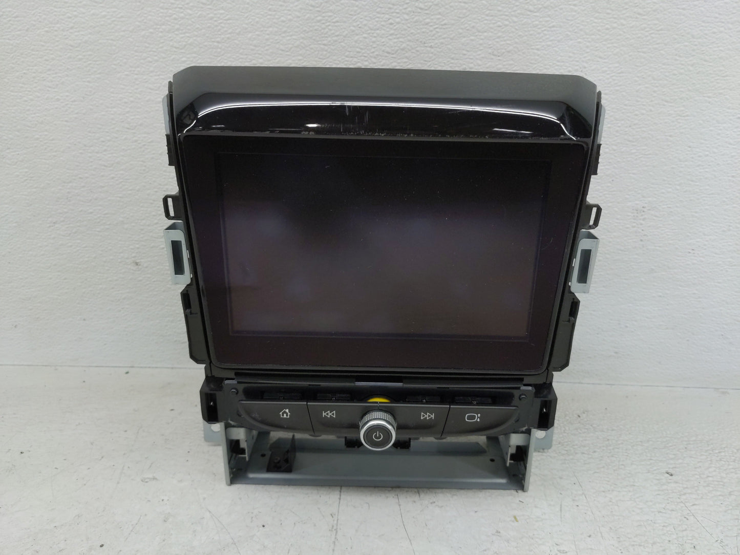 2018-2021 Chevrolet Traverse Radio AM FM Cd Player Receiver Replacement P/N:84361015 Fits Fits 2018 2019 2020 2021 OEM Used 