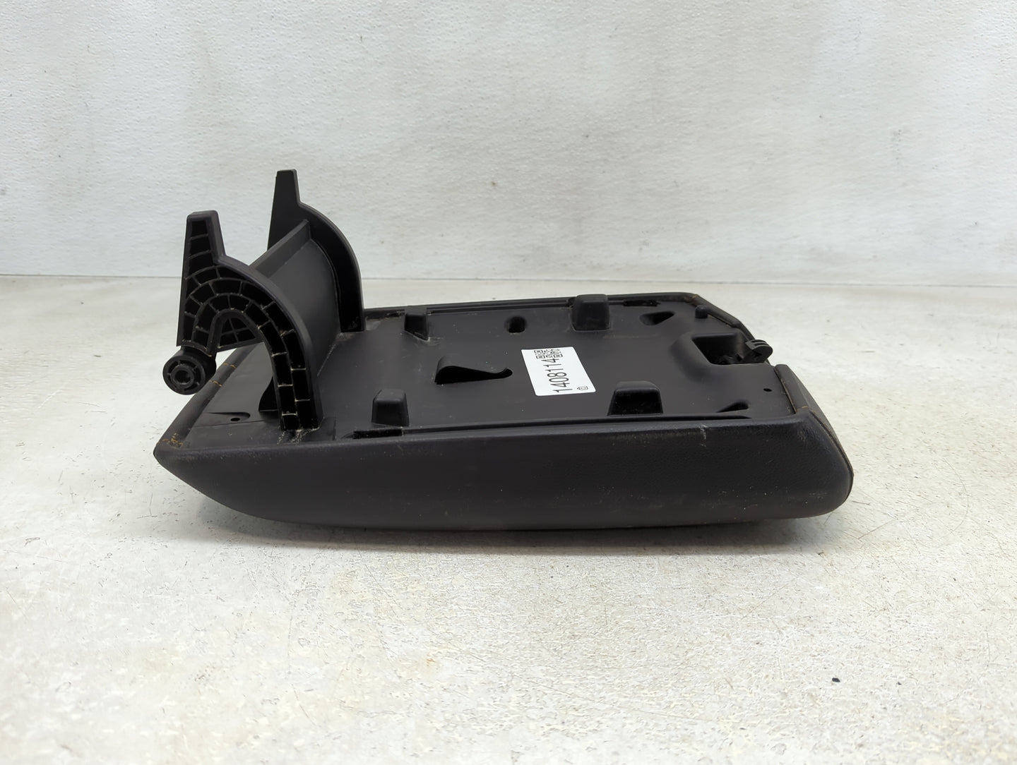 2018 Chevrolet Traverse Center Console Armrest Cover Lid Fits OEM Used Auto Parts - Oemusedautoparts1.com