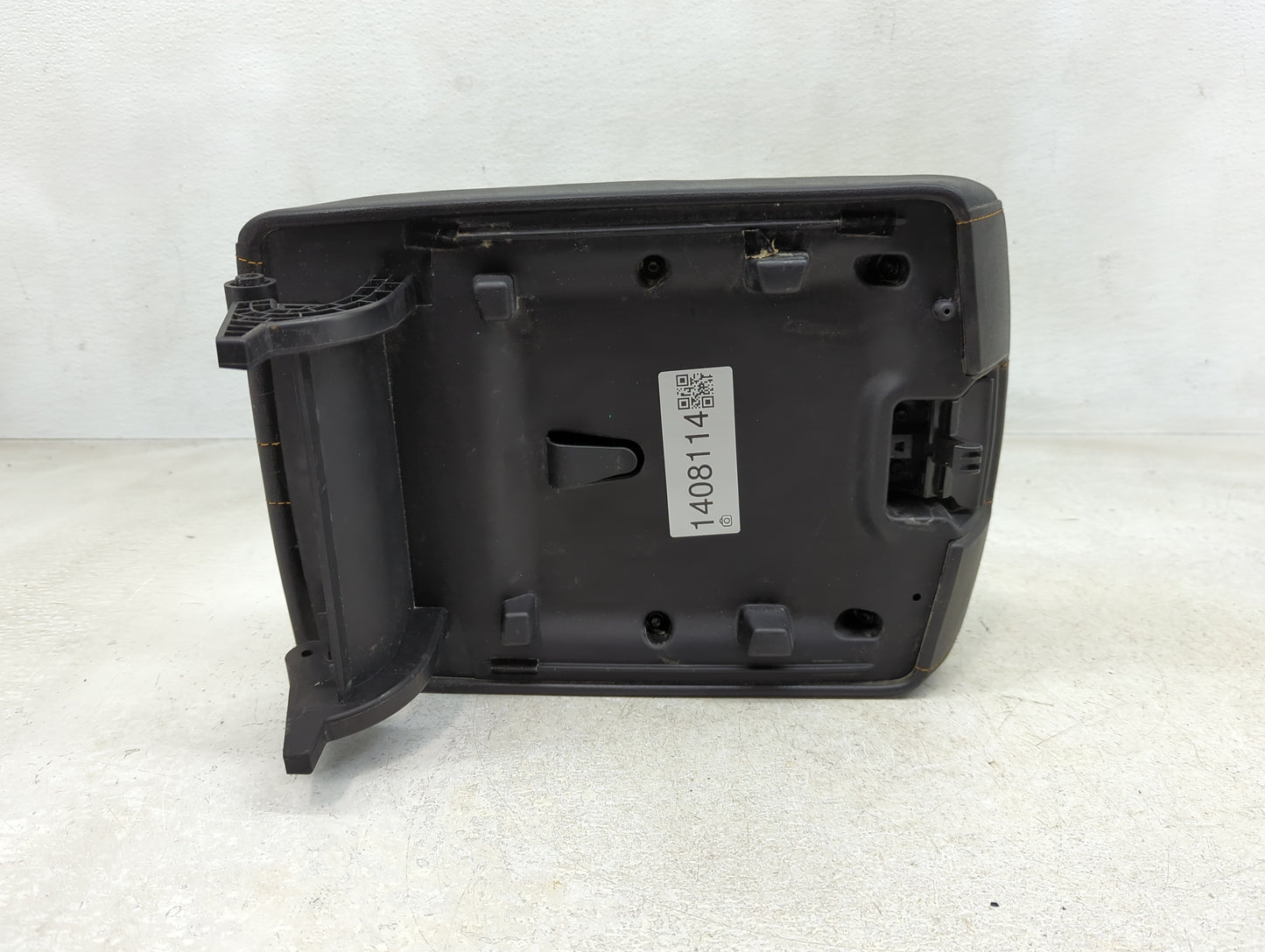 2018 Chevrolet Traverse Center Console Armrest Cover Lid Fits OEM Used Auto Parts - Oemusedautoparts1.com