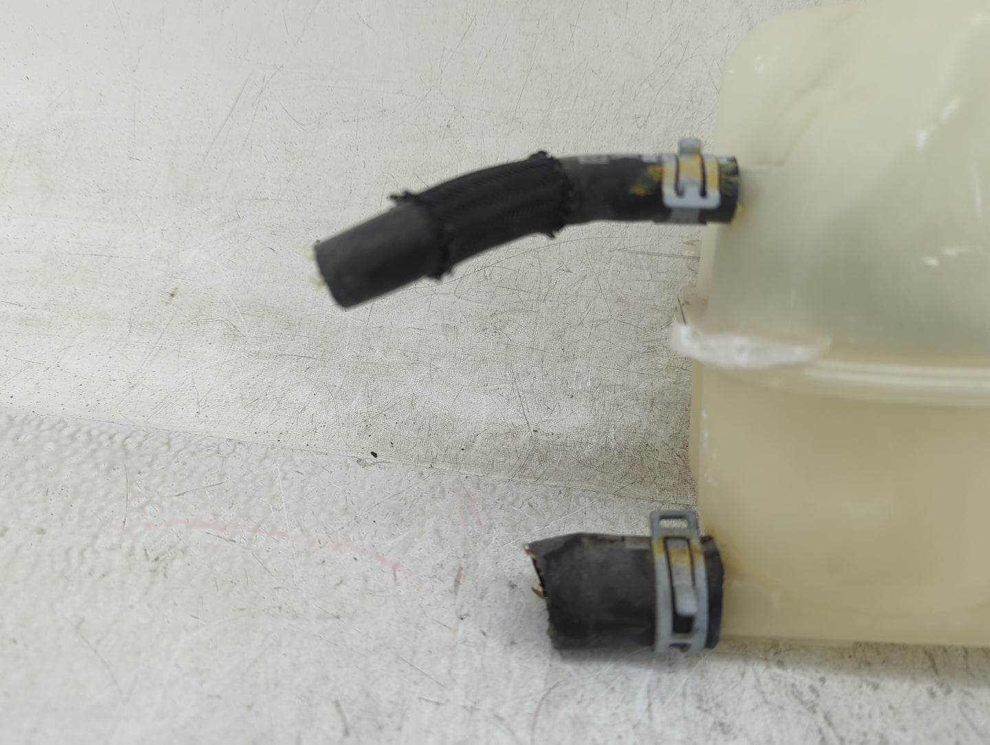 2018 Chevrolet Traverse Radiator Coolant Overflow Expansion Tank Bottle 1409947 - Oemusedautoparts1.com