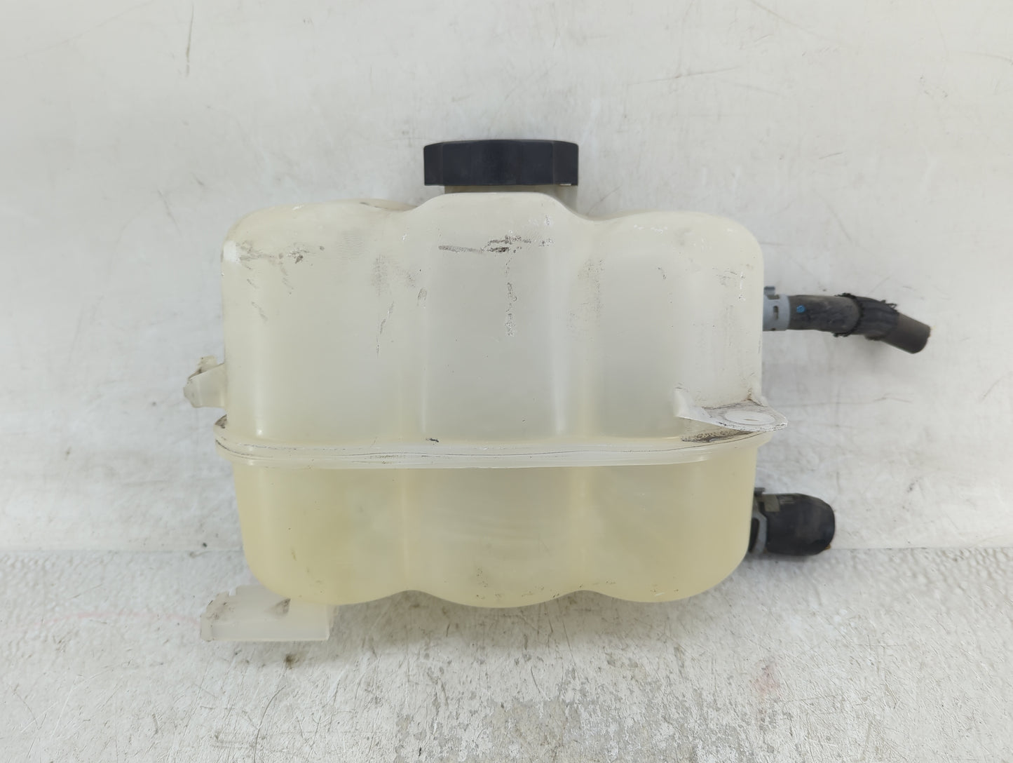 2018 Chevrolet Traverse Radiator Coolant Overflow Expansion Tank Bottle - Oemusedautoparts1.com