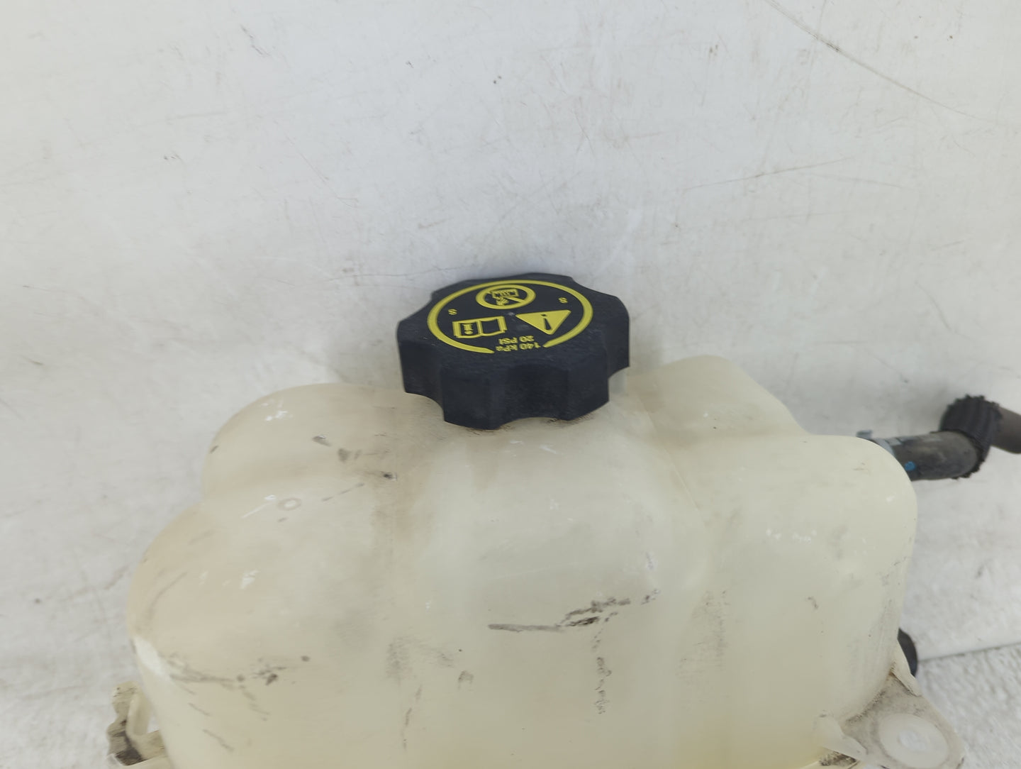 2018 Chevrolet Traverse Radiator Coolant Overflow Expansion Tank Bottle - Oemusedautoparts1.com