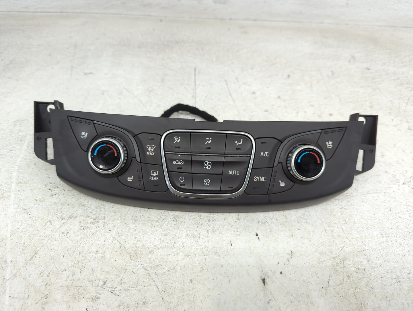 2018 Chevrolet Traverse Climate Control Module Temperature AC/Heater Replacement P/N:84344403 Fits OEM Used Auto Parts - Oem