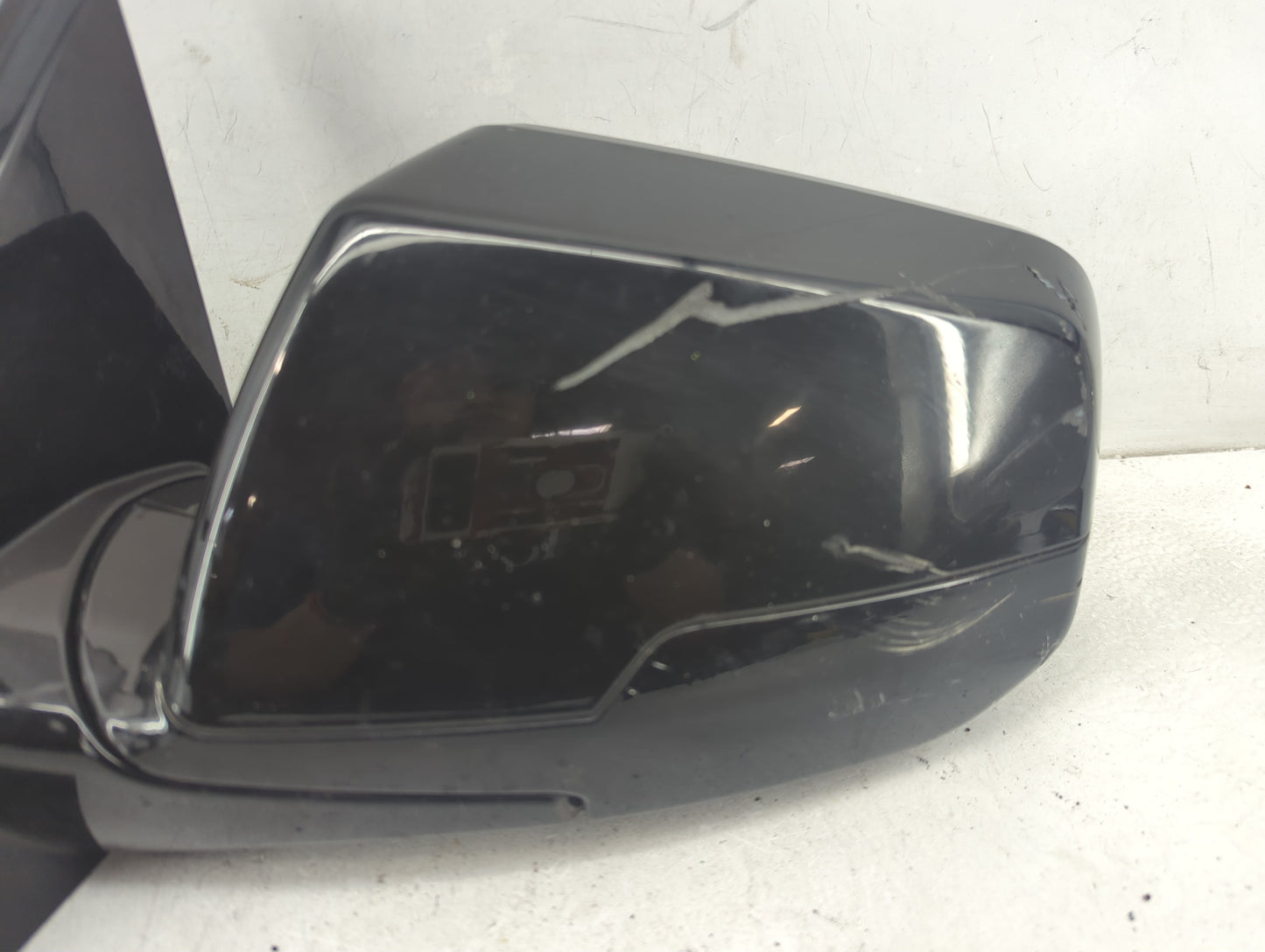 2018-2022 Chevrolet Traverse Driver Side View Mirror - Left Door Mirror OEM Used - Oemusedautoparts1.com
