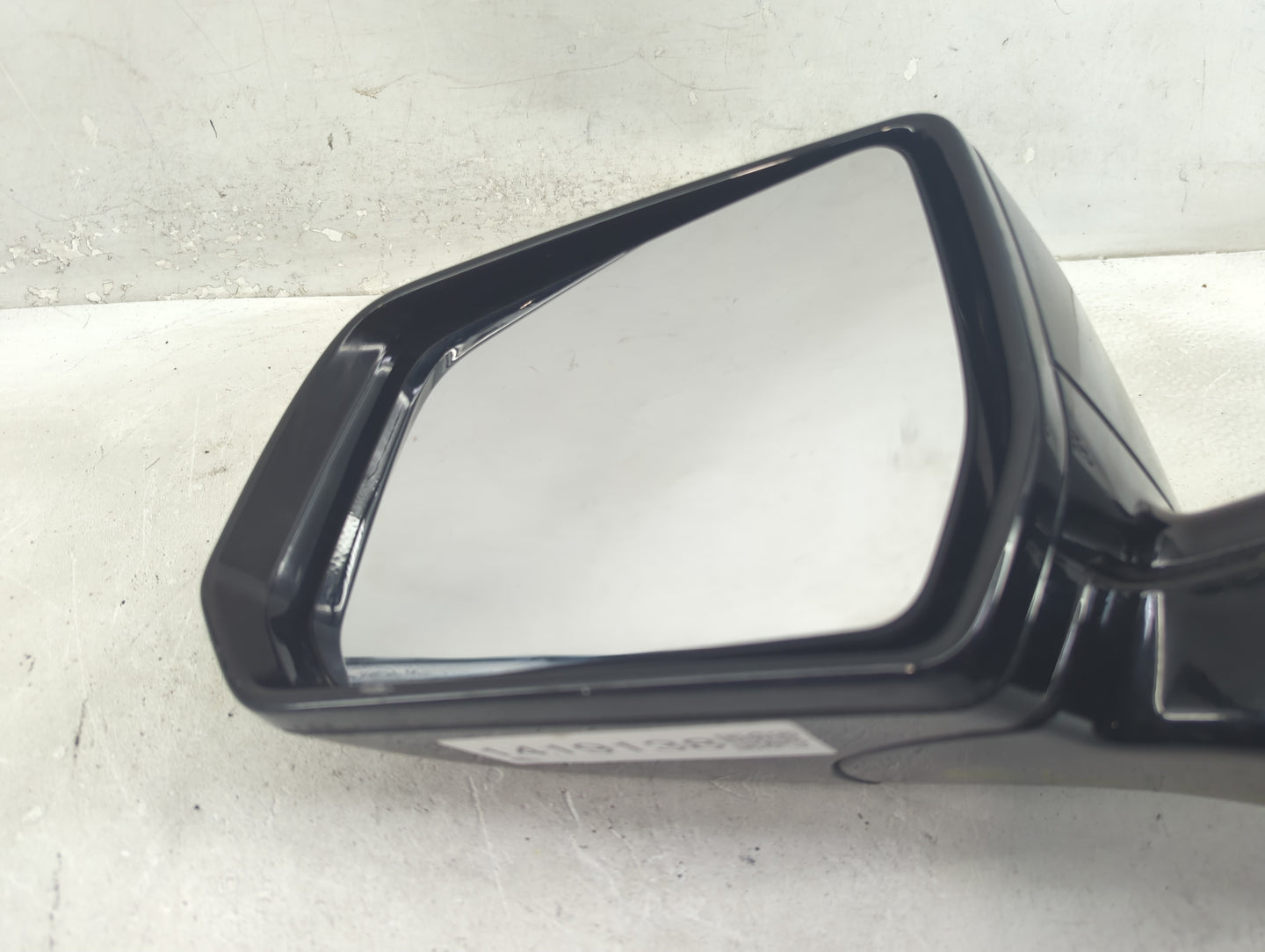 2018-2022 Chevrolet Traverse Driver Side View Mirror - Left Door Mirror OEM Used - Oemusedautoparts1.com