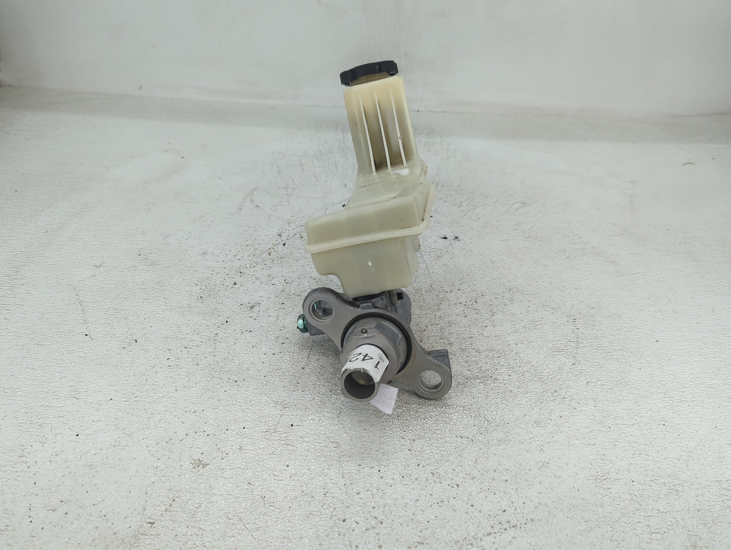 2018-2022 Chevrolet Traverse Brake Master Cylinder - Oemusedautoparts1.com