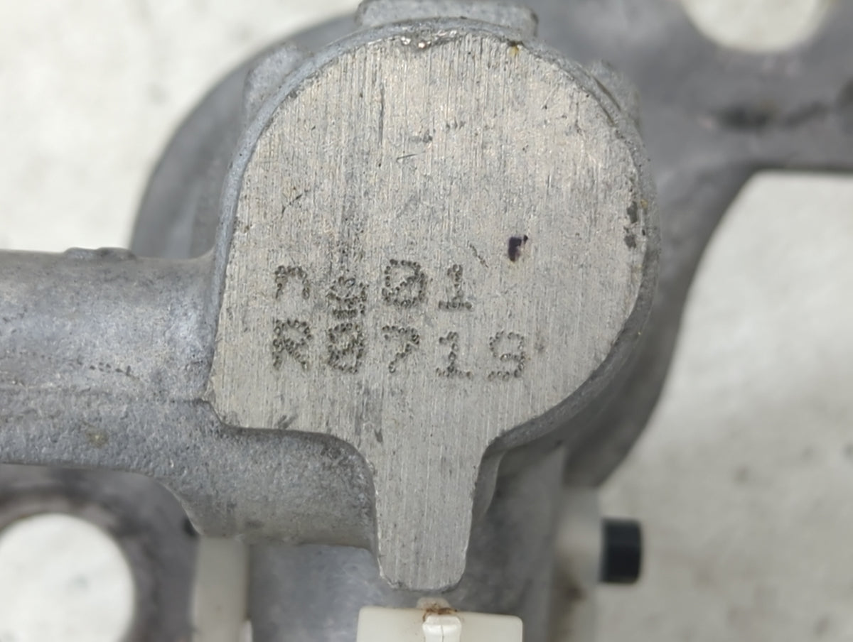 2018-2022 Chevrolet Traverse Brake Master Cylinder 1422979 - Oemusedautoparts1.com