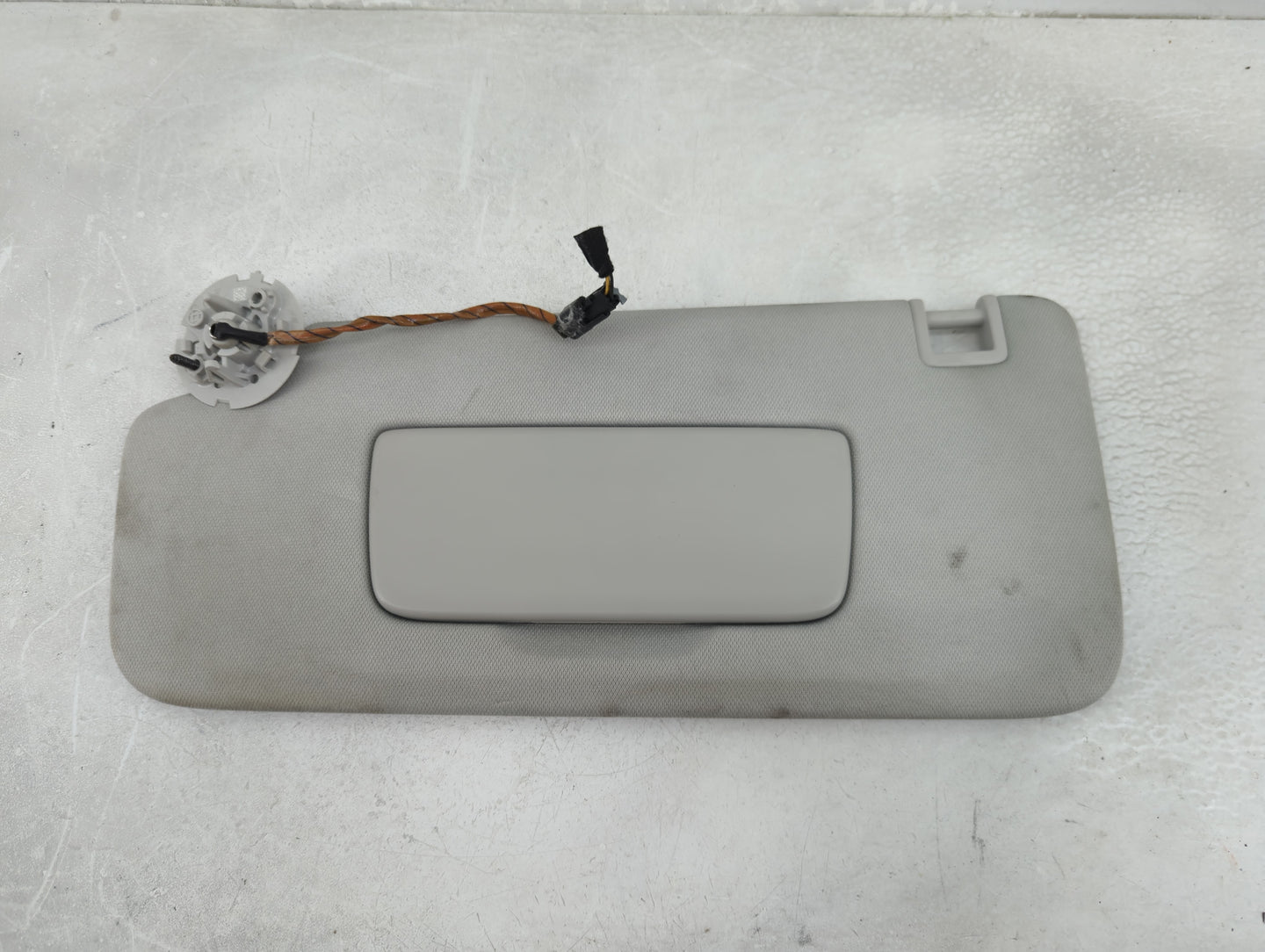 2018-2022 Chevrolet Traverse Sun Visor Shade Replacement Driver Left Mirror Fits Fits 2018 2019 2020 2021 2022 OEM Used Auto