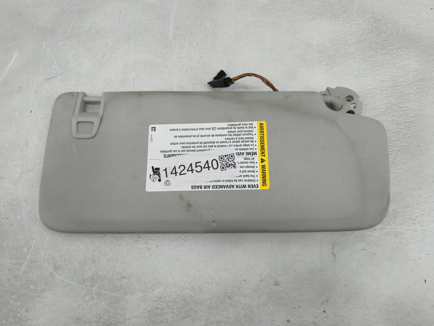 2018-2022 Chevrolet Traverse Sun Visor Shade Replacement Driver Left Mirror Fits Fits 2018 2019 2020 2021 2022 OEM Used Auto