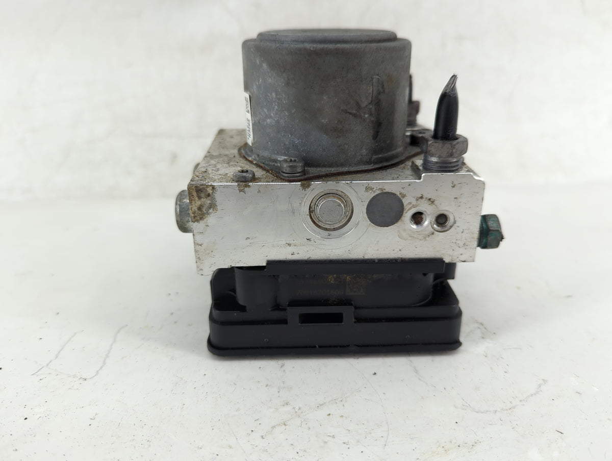 2018 Chevrolet Traverse Anti-Lock Brake ABS Pump Module Actuator OEM P/N:84408136 Fits OEM Used Auto Parts - Oemusedautopart