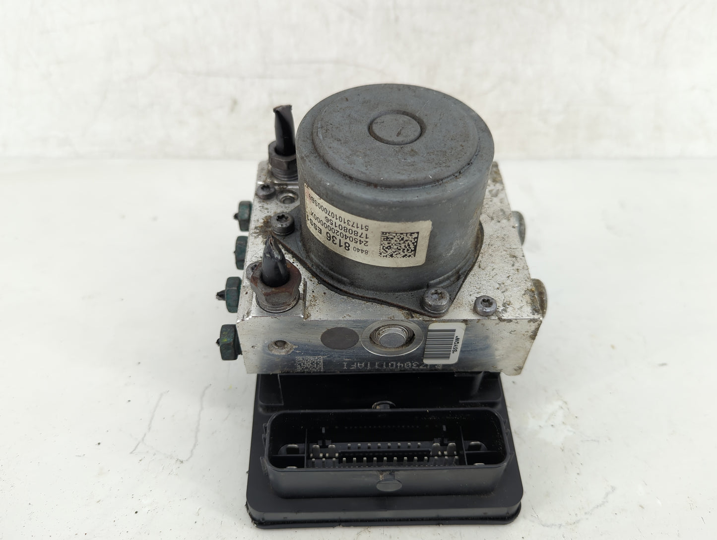 2018 Chevrolet Traverse ABS Pump Control Module Replacement P/N:84408136 Fits OEM Used Auto Parts - Oemusedautoparts1.com