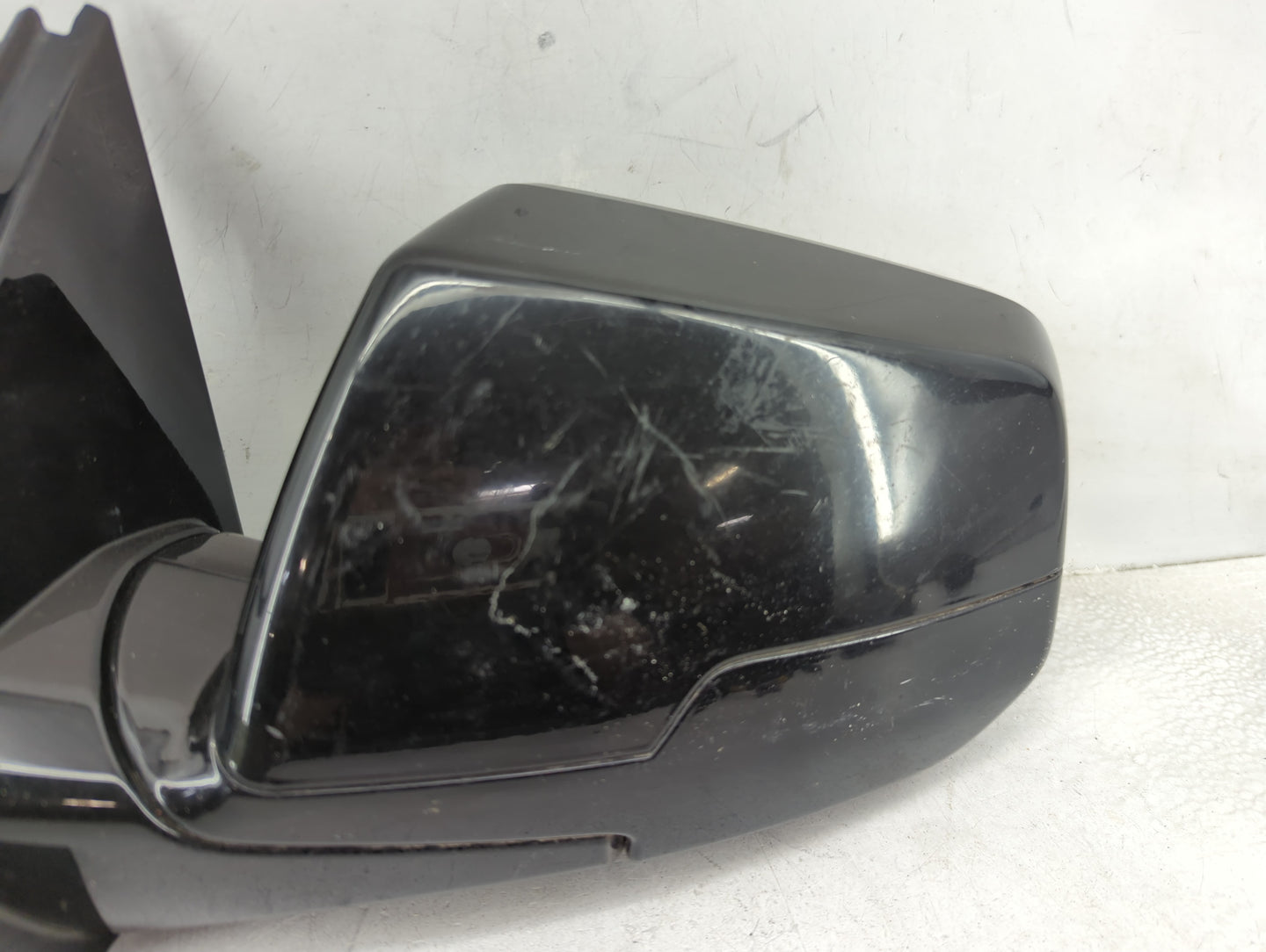 2018-2022 Chevrolet Traverse Driver Side View Mirror - Left Door Mirror OEM Used - Oemusedautoparts1.com