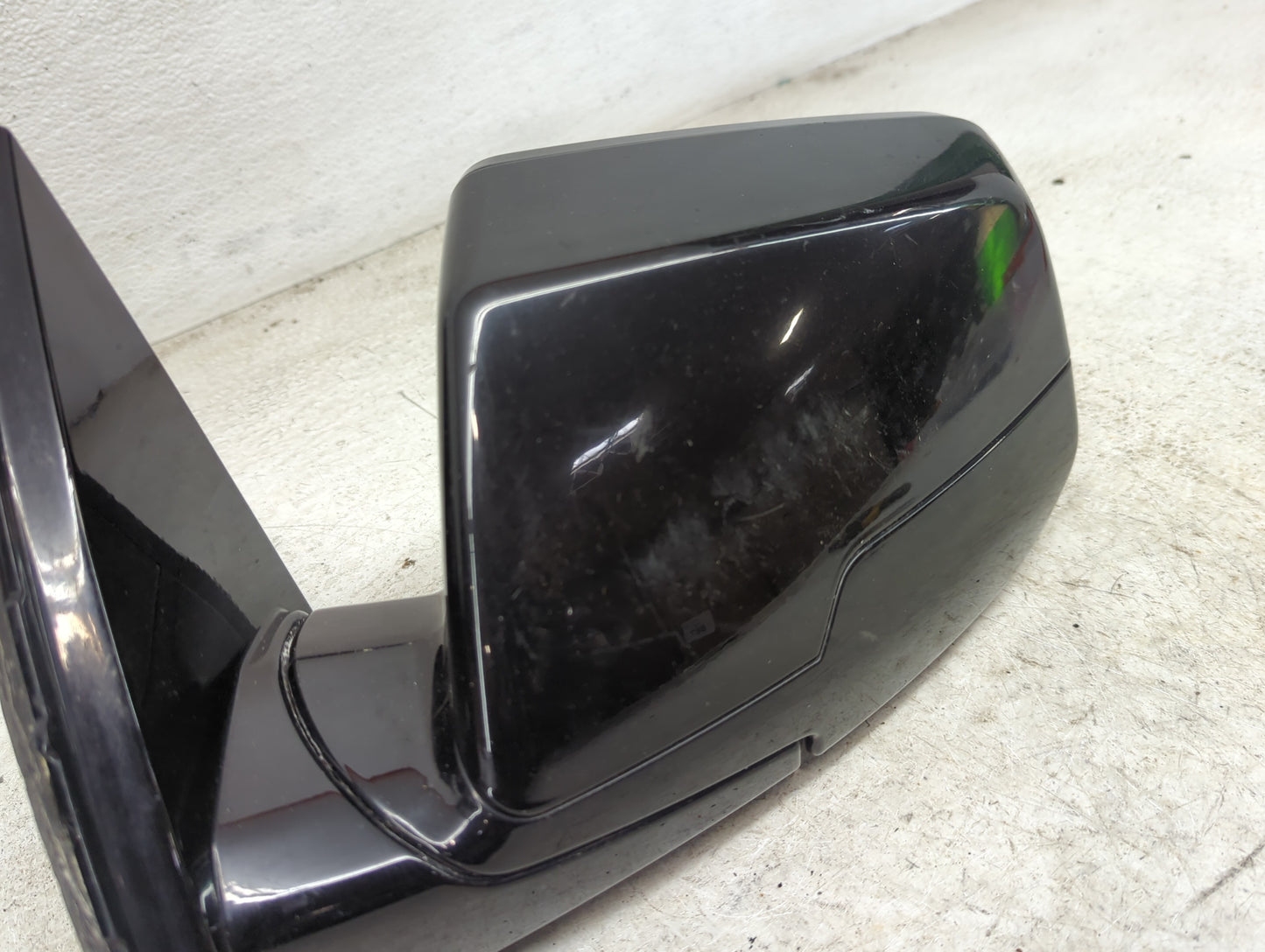 2018-2022 Chevrolet Traverse Driver Side View Mirror - Left Door Mirror OEM Used - Oemusedautoparts1.com