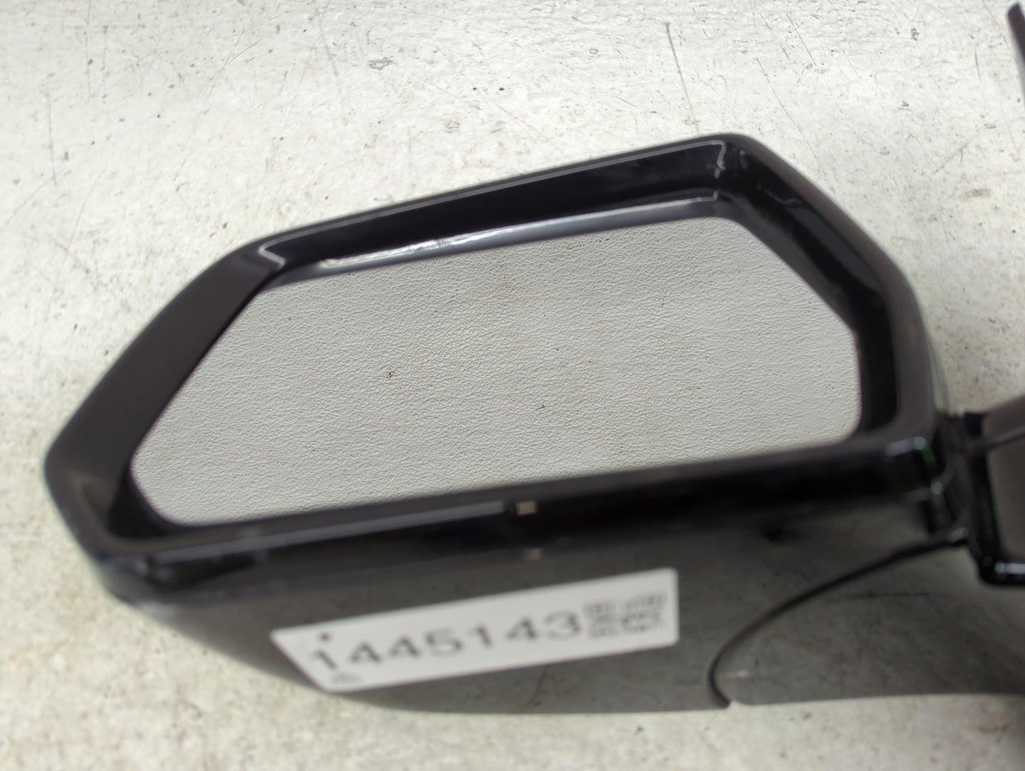 2018-2022 Chevrolet Traverse Driver Side View Mirror - Left Door Mirror OEM Used - Oemusedautoparts1.com