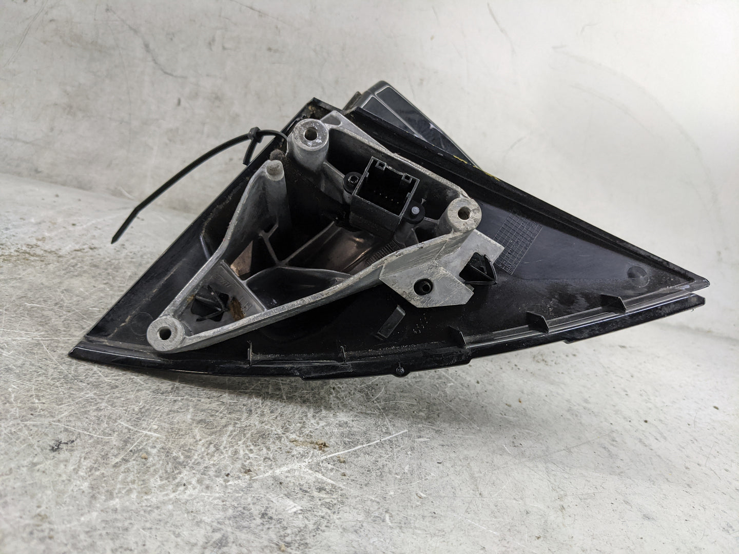 2018 Chevrolet Traverse Driver Side View Mirror - Left Door Mirror OEM Used - Oemusedautoparts1.com