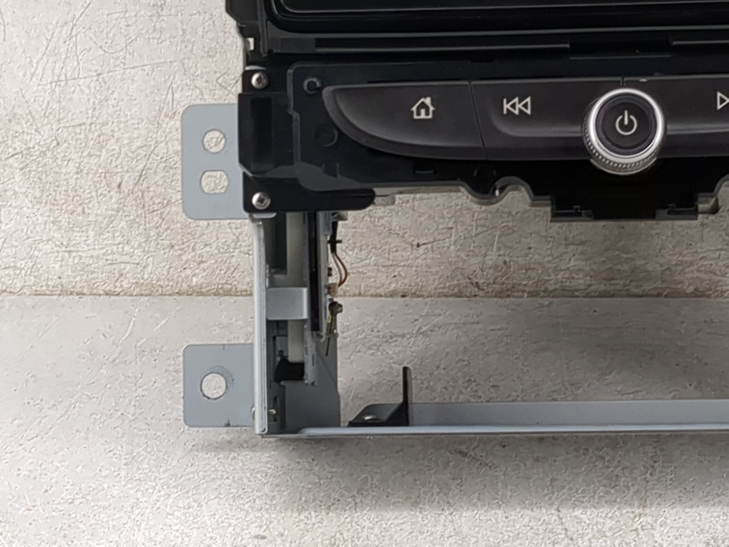 2018-2022 Chevrolet Traverse Information Display Screen - Oemusedautoparts1.com