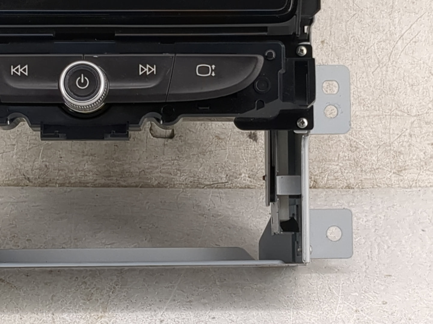 2018-2022 Chevrolet Traverse Information Display Screen - Oemusedautoparts1.com