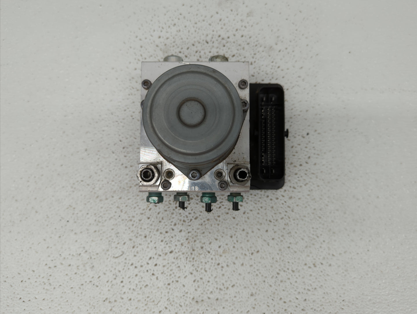 2018 Chevrolet Traverse ABS Pump Control Module Replacement P/N:84343137 84408136, 84497292 Fits OEM Used Auto Parts - Oemus