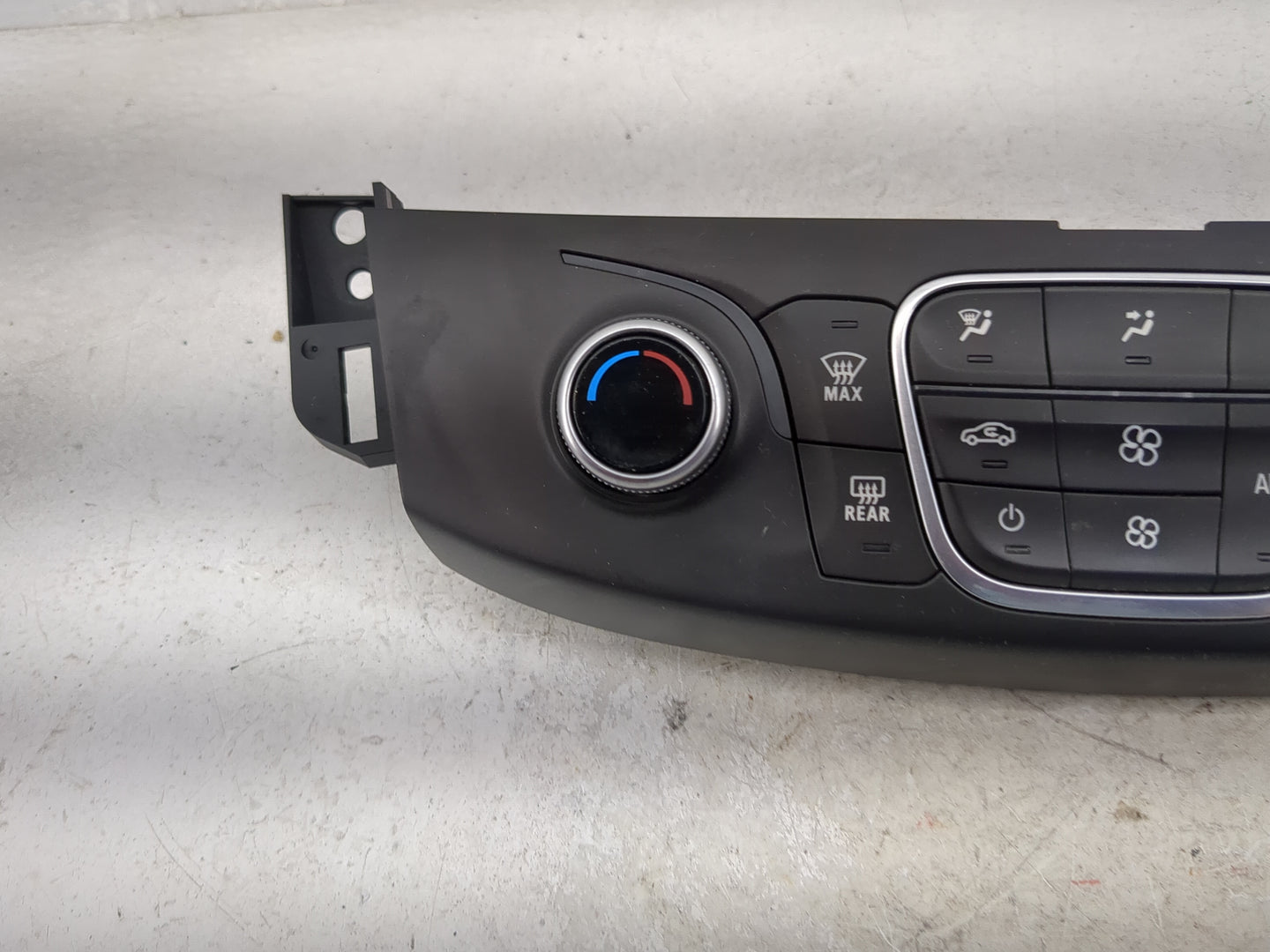 2018 Chevrolet Traverse Climate Control Module Temperature AC/Heater Replacement P/N:84216552 7370200000000X, 000235226 Fits